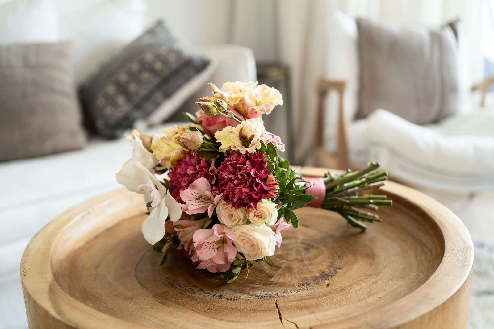 How To Keep Flowers Fresh? 9 Tips To Keep Them Longer