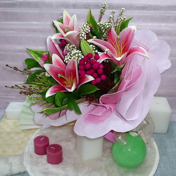 3 Pink Lily Handbouquet