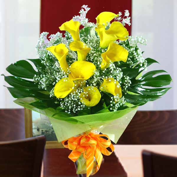 10 Calla Lily Yellow with Babybreath Handbouquet