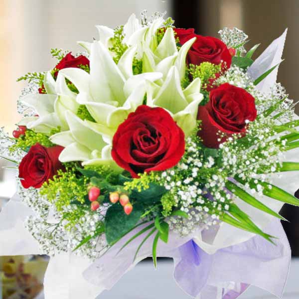 6 Red Roses 6 White Lilies Handbouquet