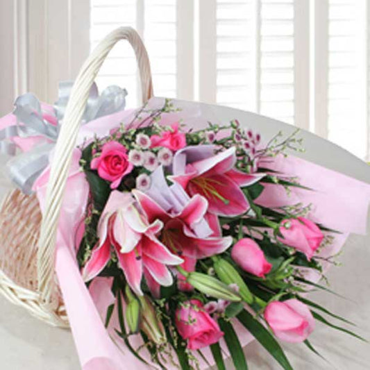 3 Pink Lilies 6 Pink Roses Handbouquet