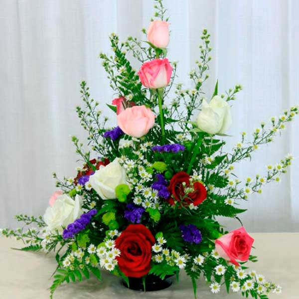 12 Mixed Roses Table Arrangement